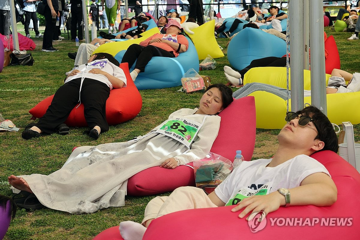 KOREA Han River ‘Nap Competition’ 2025 – Finding the Best Sleeper!